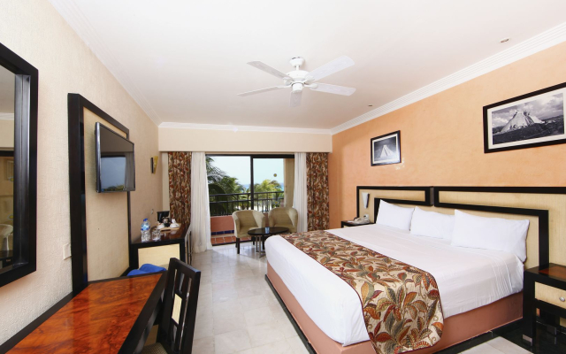 Отель Sandos Playacar All Inclusive