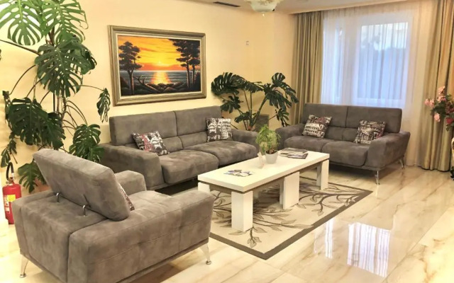 Dora Residence