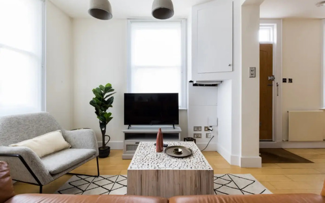 The Stepney Star - Bright & Modern 2BDR with Terrace