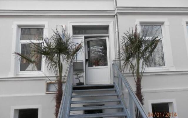 Отель Ostseepension Warnemünde вид на фасад