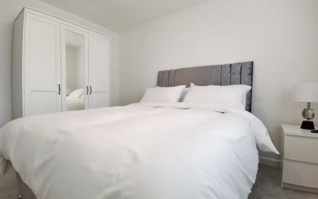 Hayes Apartment