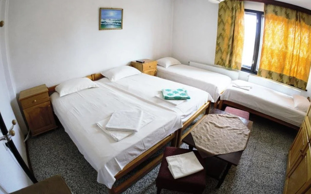 Atanasovi House