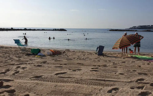 Superbement rénové studio duplex Vieil Antibes
