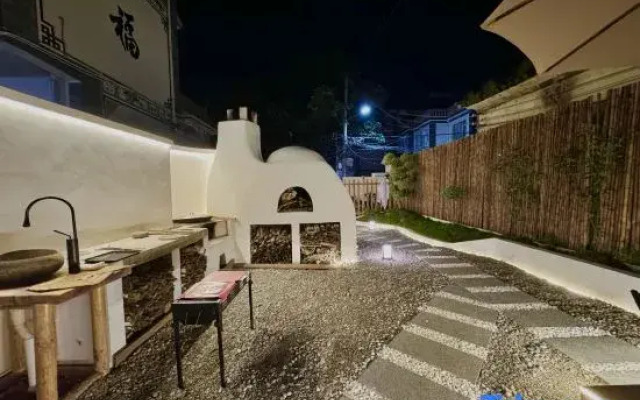 June Sushengl Yunli Guesthouse