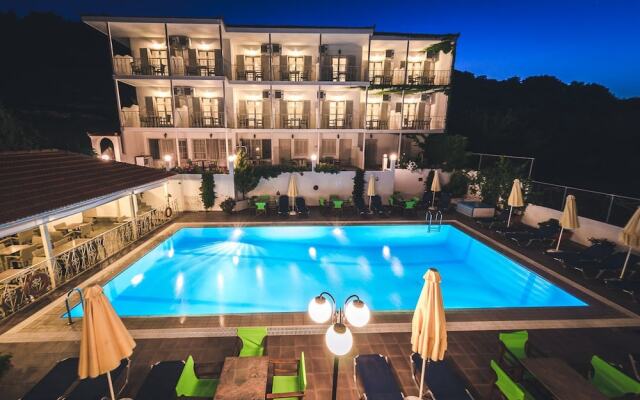 Hotel Nereides вид на фасад