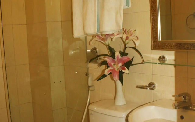 Real Vietnam Hotel
