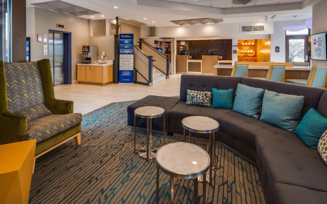 Best Western PLUS Milwaukee West