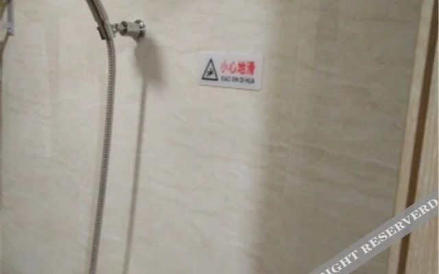 Xi'an Small Times Themed Homestay (Normal University Chang'an Campus Vanke City)