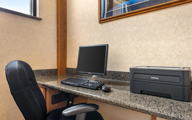 Best Western Plus Silver Saddle Inn