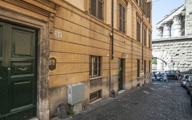 Апартаменты Rome as you feel - Baccina 95 Forum Apartment Рим вид на фасад