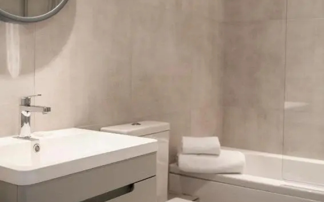 Harlow Apartment 3