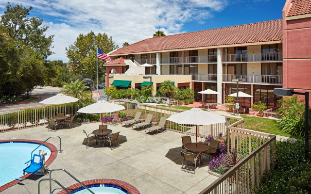 La Quinta Inn & Suites by Wyndham Thousand Oaks-Newbury Park