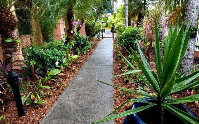 Central Plaza Apartments