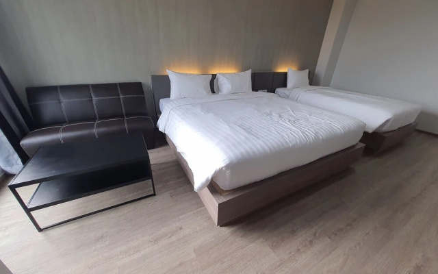 Double D Hotel