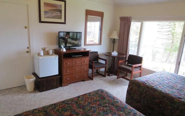 Hickory Grove Motor Inn