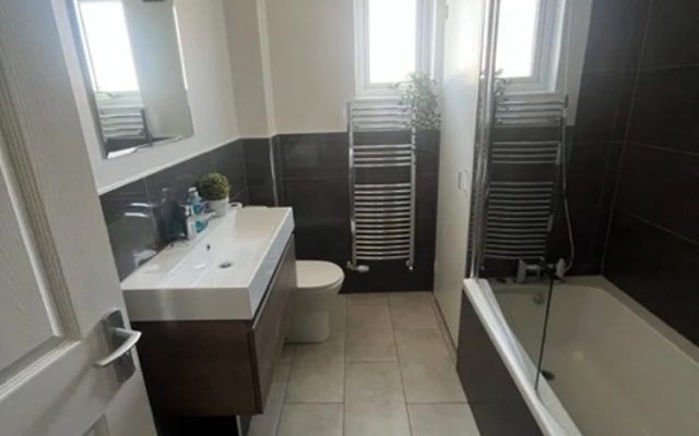 Remarkable 3-bed House in Cambridge