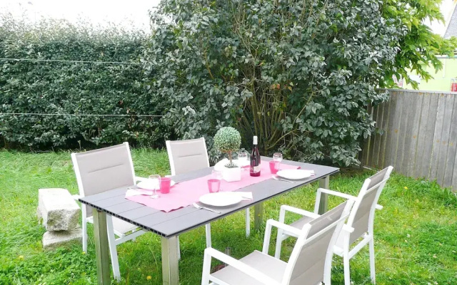 Apartment in Lilia Near Kastell Ac"h Strand