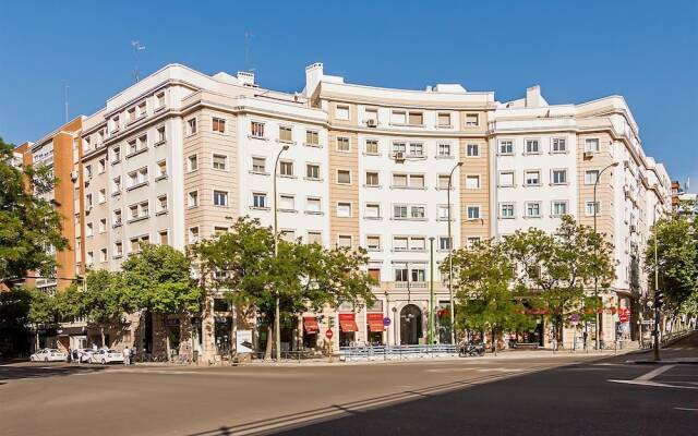 Отель El Viso Smart III вид на фасад
