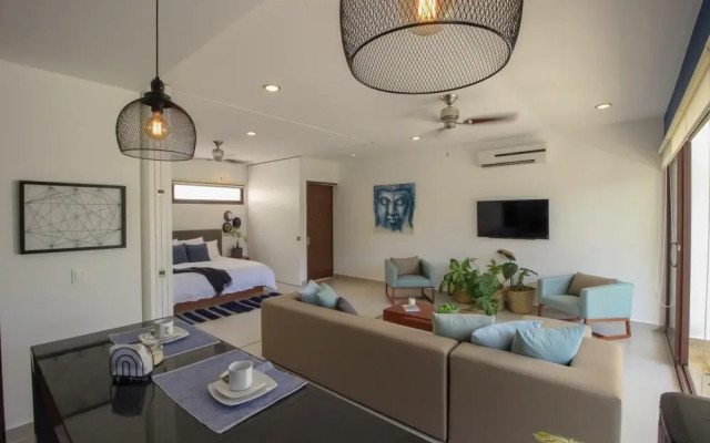 Stylish Modern Loft Lovely Furnished Balcony w Sunbed Jungle View