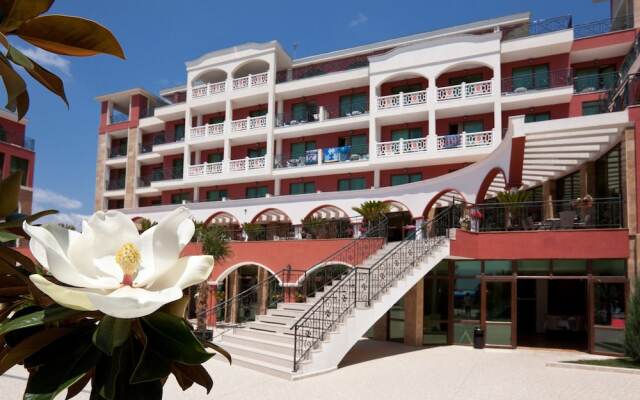 Отель St George Palace - All Inclusive Болгария, Свети Влас - отзывы, цены и фото номеров - забронировать отель St George Palace - All Inclusive онлайн вид на фасад