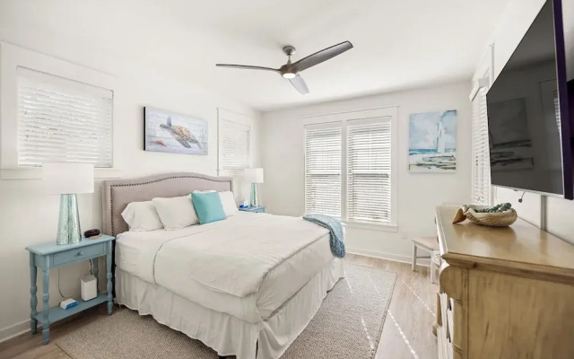 1332 Laurel Grove 3 Bedroom Home by RedAwning