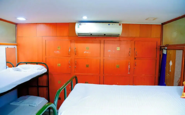 Hotel Breezeland - Erode Railway Station