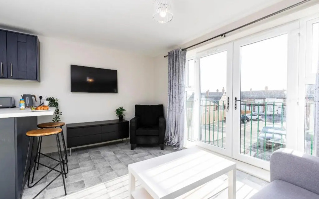 Avery House 1 - One Bedroom with Outdoor Terrace