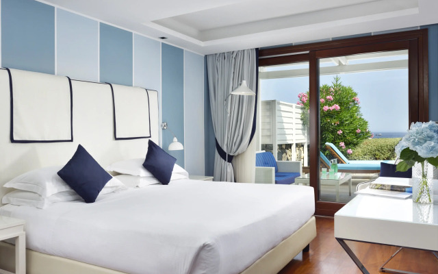 Курортный отель La Plage Resort