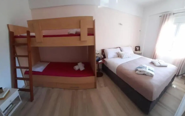 Paximadia - 1 bedroom apt - beach front