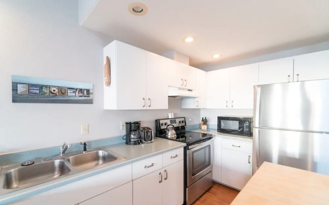 SeaQuell 3 Br condo by RedAwning