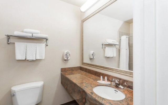 Baymont by Wyndham Savannah/Garden City