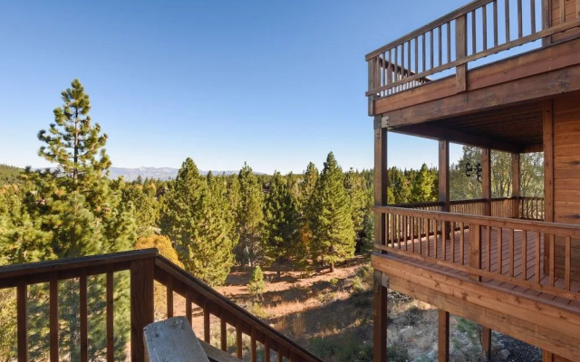 Hilltop Hideaway w/ Game Room & Forest Views!