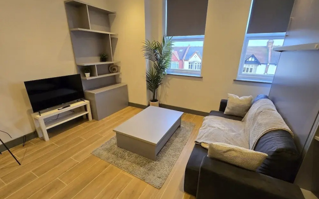 Finchley Stylish 1-Bed | Great Location
