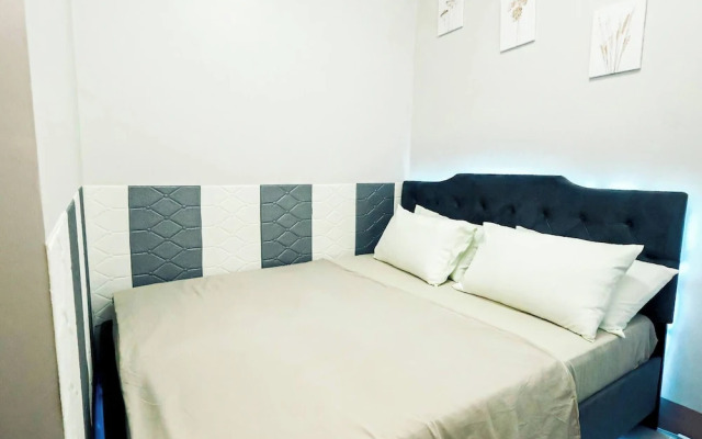 Sapphira Manor Luxurious Condo by the Bay