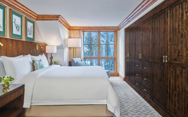 St. Regis Residence Club by Frias