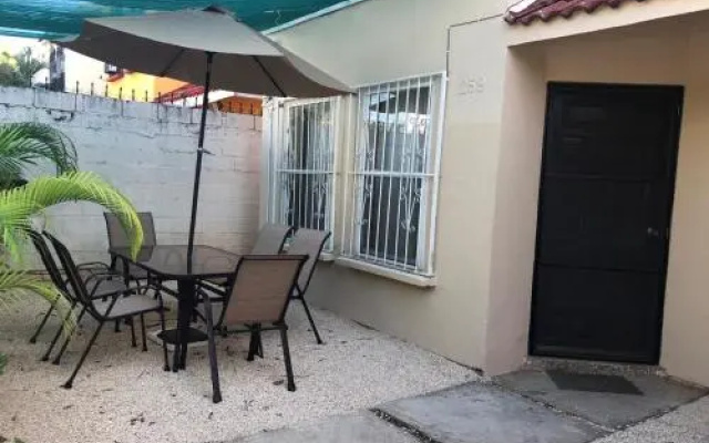 HOSPEDAJE VACACIONAL CANCúN AZúL II