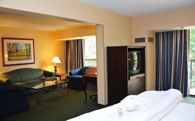 Fort Magruder Hotel Trademark Collection by Wyndham