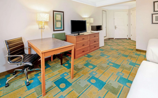 La Quinta Inn & Suites by Wyndham Salt Lake City Airport