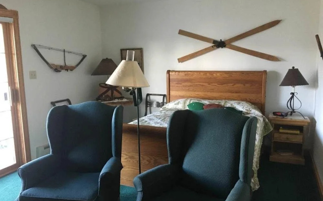 Lakeside Bed & Breakfast