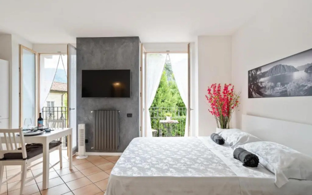 Guesthost - Ossuccio Apt with Ac, Balcony & Parking! (Adults Only)