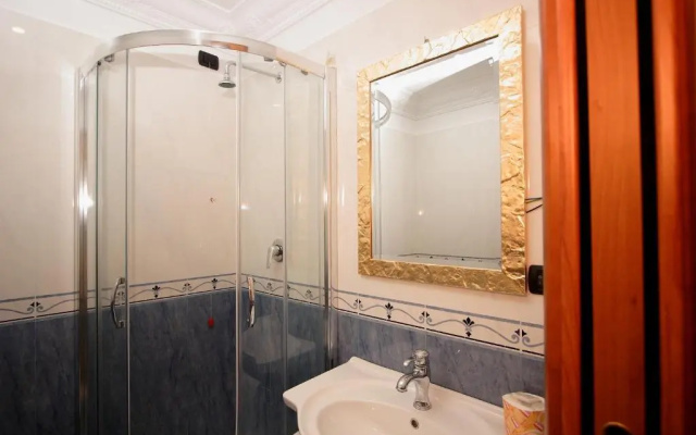 Caroline Suite