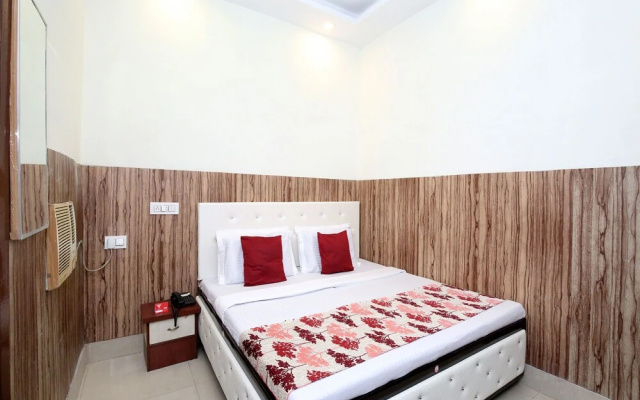 Hotel Aaryans