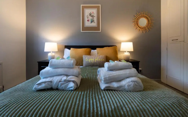 Get Away Home With Hot Tub Sleeps 4