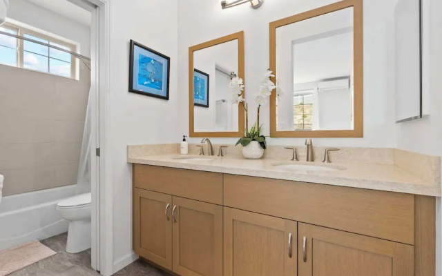 @marbella Lane - Elegant 3BR w/ Marvelous Views