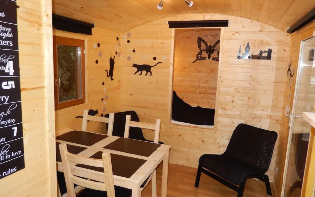 Charming Apartment in Sensenruth with Hot Tub