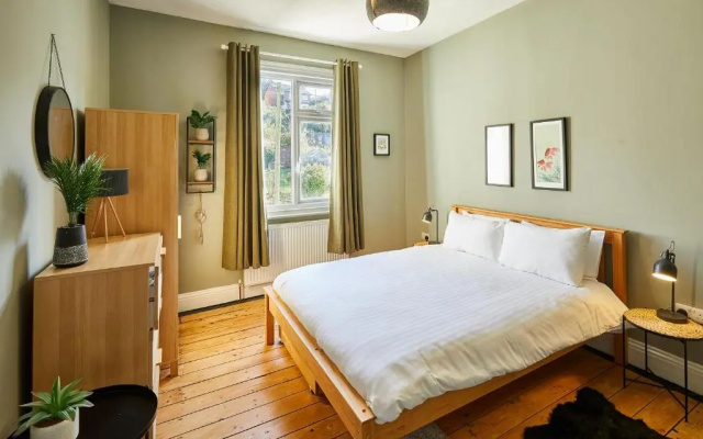 Host Stay High Street