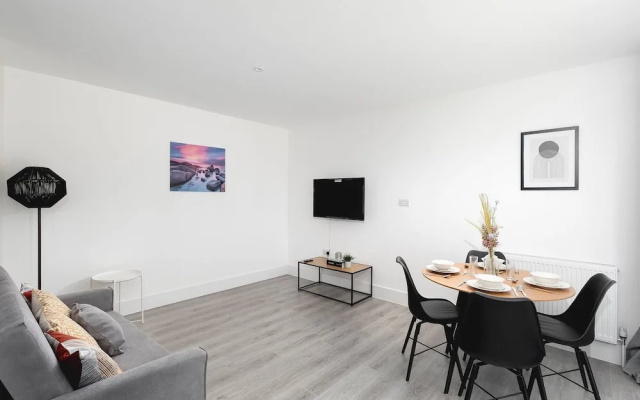 Skyvillion -vineyard Court- Enfield 1bed With Balcony