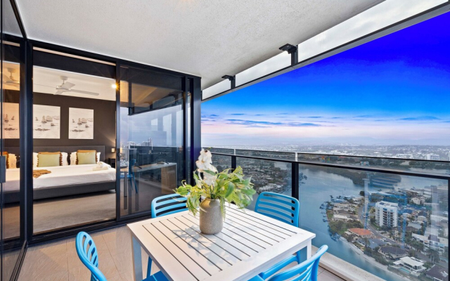 Converted 2 Bedroom Apartments (No Parking) - WOWSTAY