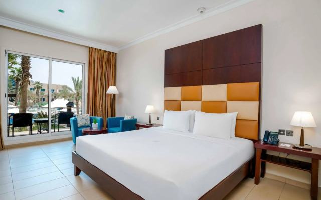 Metropolitan Al Mafraq Hotel