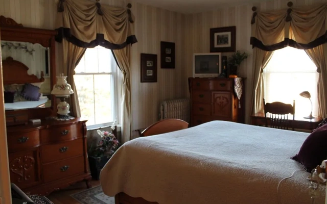 The Sleigh Maker Inn Bed and Breakfast